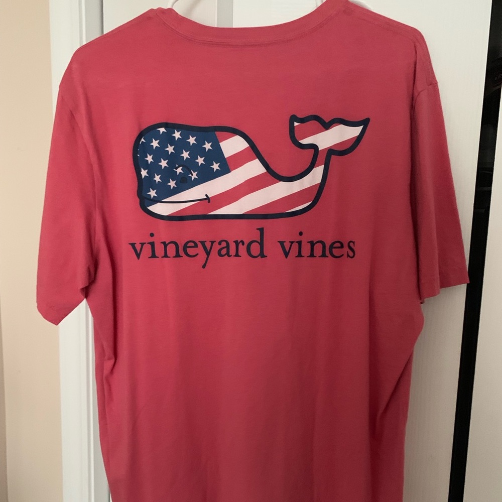 Vineyard Vines T shirt